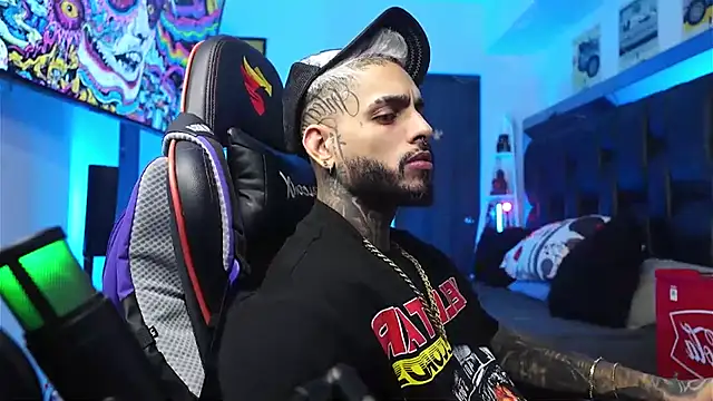 logan hugh8 online show from 02-12-26, 02:39