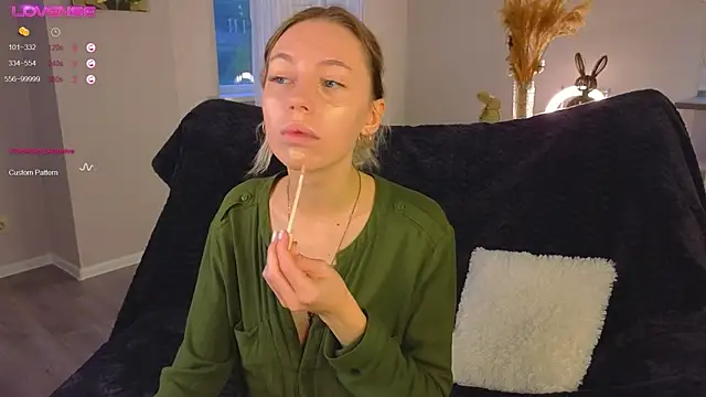 NyxaThorn online show from 10-09-25, 02:37