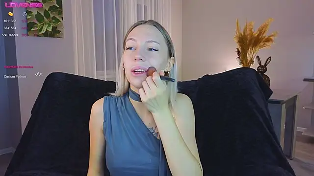 NyxaThorn online show from 10-23-25, 02:38