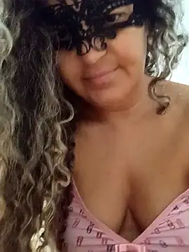 RaphinhaSanches online show from 04-24-26, 11:01