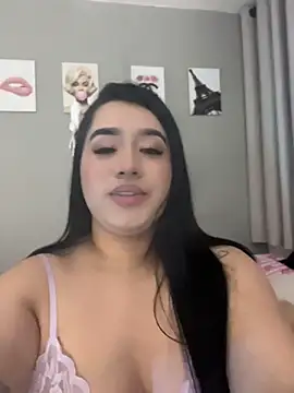 Snapshot of Aliciawhitee chatting on 04-26-26, 04:21 Aliciawhitee online show from 04-26-26, 04:21