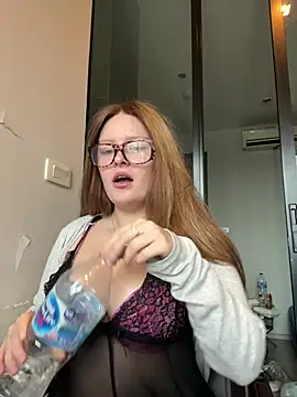 Snapshot of cherryrosealiee chatting on 07-16-26, 10:43 cherryrosealiee online show from 07-16-26, 10:43