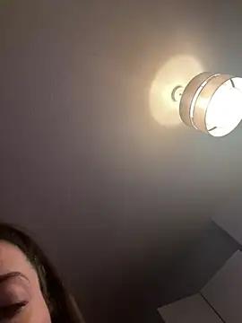 sexyBrunettex1 online show from 05-19-26, 11:00