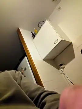 Snapshot of Rikkiebi21jaar chatting on 11-20-25, 05:07 Rikkiebi21jaar online show from 11-20-25, 05:07