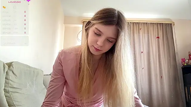 Snapshot of FruityXo chatting on 07-18-26, 11:14 FruityXo online show from 07-18-26, 11:14