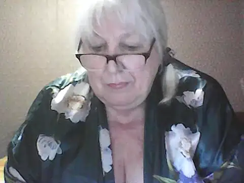 Alexia64231 online show from 05-11-26, 03:07