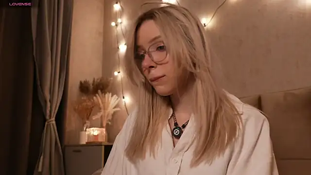 peachii meow online show from 07-12-26, 04:20