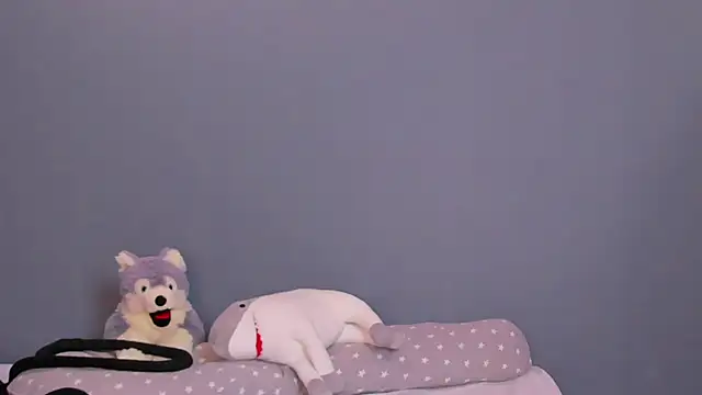 Lillie Berry online show from 04-15-26, 04:30