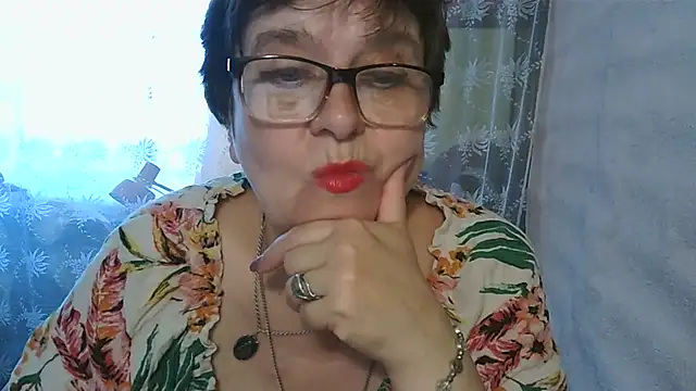 Snapshot of VeronicaGold511 chatting on 07-02-26, 07:14 VeronicaGold511 online show from 07-02-26, 07:14