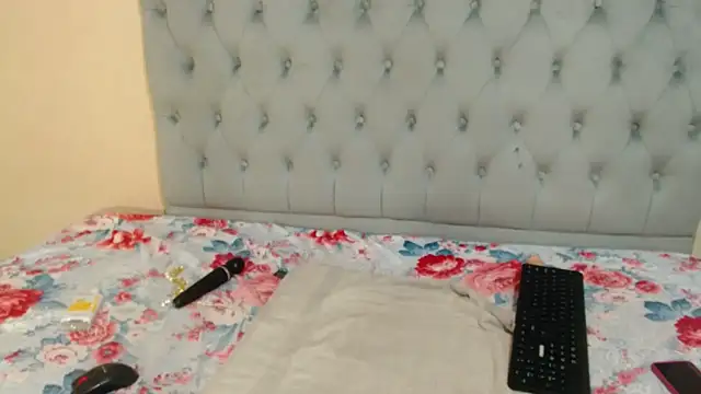 Snapshot of Babysex32 chatting on 02-12-26, 11:33 Babysex32 online show from 02-12-26, 11:33