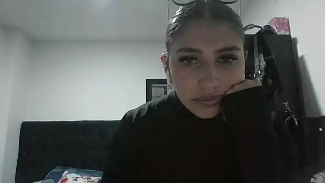 Snapshot of AriaBliss- chatting on 01-18-26, 09:40 AriaBliss- online show from 01-18-26, 09:40