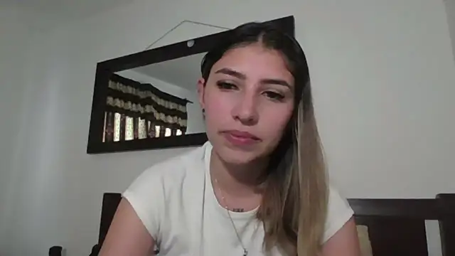 Snapshot of AriaBliss- chatting on 05-12-26, 08:17 AriaBliss- online show from 05-12-26, 08:17