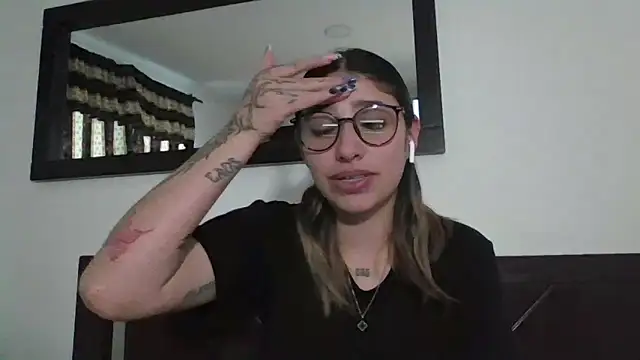 Snapshot of AriaBliss- chatting on 05-14-26, 07:31 AriaBliss- online show from 05-14-26, 07:31