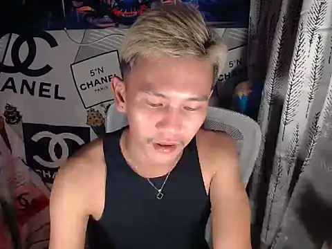 RalfAsian25 online show from 04-21-26, 07:17