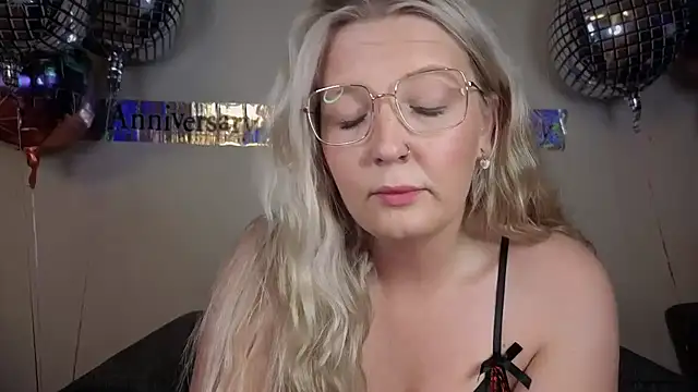 Daisyxoxo  online show from 09-20-25, 07:04