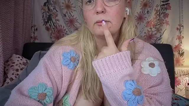 Daisyxoxo  online show from 10-03-25, 08:33