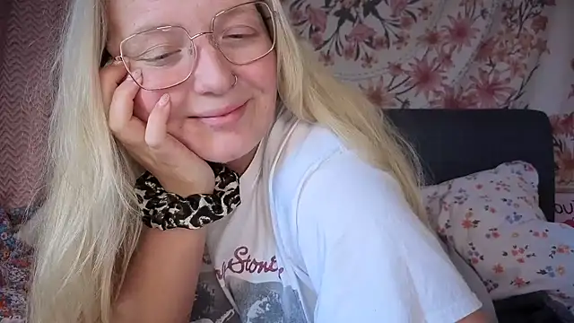 Daisyxoxo  online show from 12-02-25, 10:20