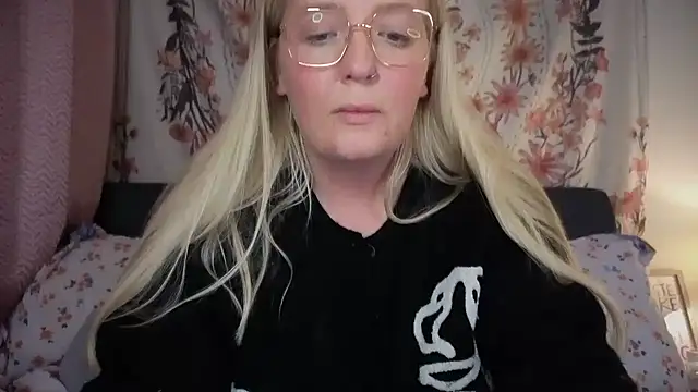 Daisyxoxo  online show from 01-17-26, 09:18