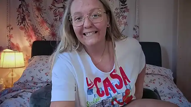 Snapshot of Daisyxoxo_ chatting on 06-25-26, 08:52 Daisyxoxo online show from 06-25-26, 08:52