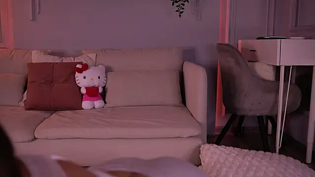 MillaSerene online show from 04-10-26, 05:34