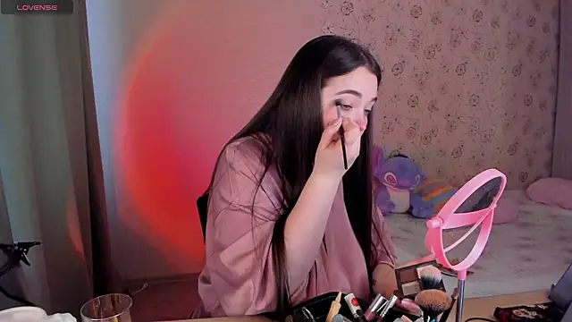 Snapshot of Alice_next_door chatting on 04-19-26, 10:58 Alice next door online show from 04-19-26, 10:58