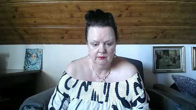 TiffanyMature online show from 05-26-26, 08:21