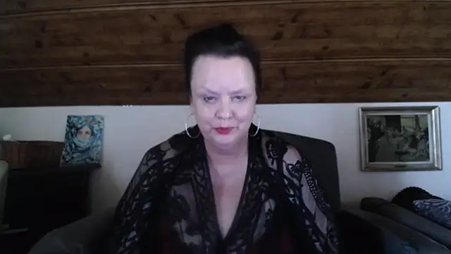 Snapshot of TiffanyMature chatting on 06-25-26, 02:10 TiffanyMature online show from 06-25-26, 02:10