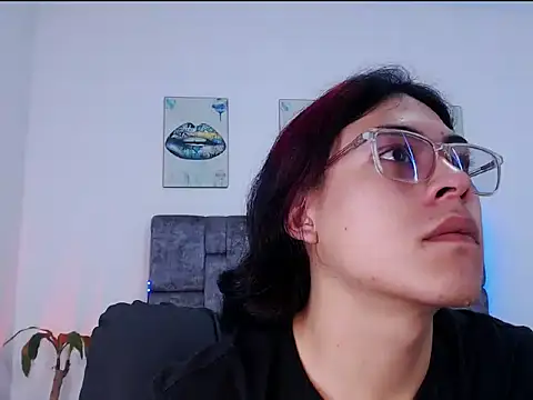 Snapshot of dirty_model chatting on 01-17-26, 03:28 dirty model online show from 01-17-26, 03:28