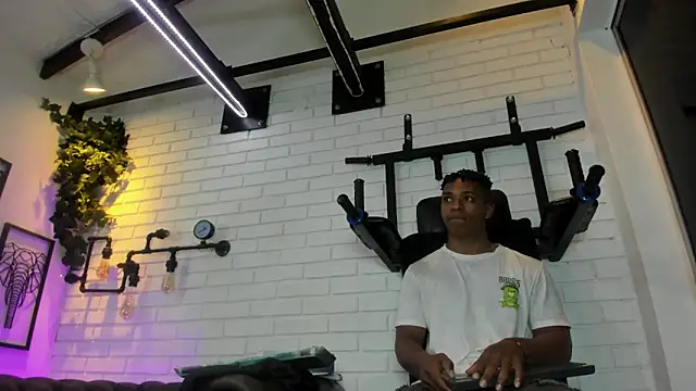 ItaloMoore online show from 03-12-26, 11:16