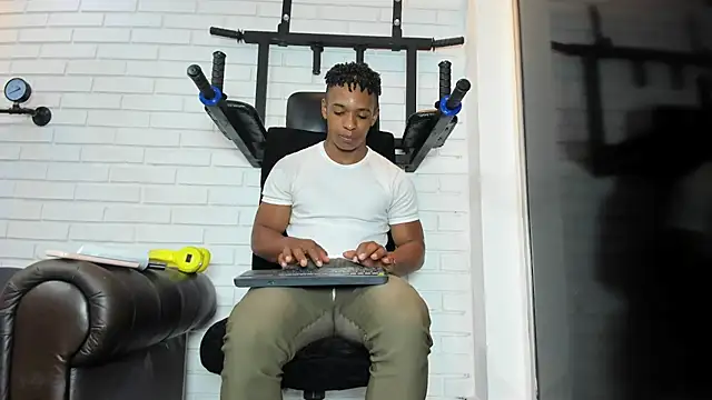 ItaloMoore online show from 03-25-26, 11:49