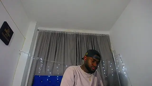 eebony stallion online show from 03-25-26, 03:34