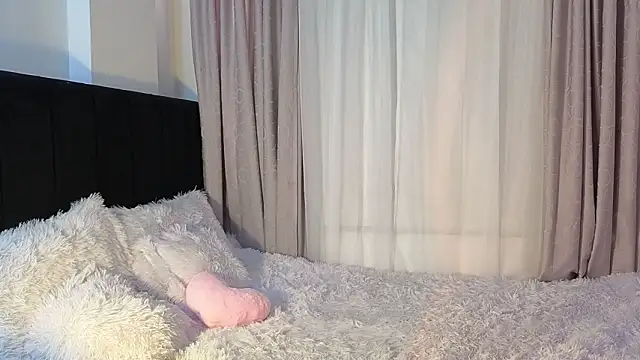 LunaVelvet777 online show from 03-14-26, 05:51