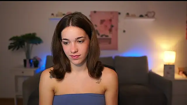 kissie cat online show from 10-13-25, 01:11