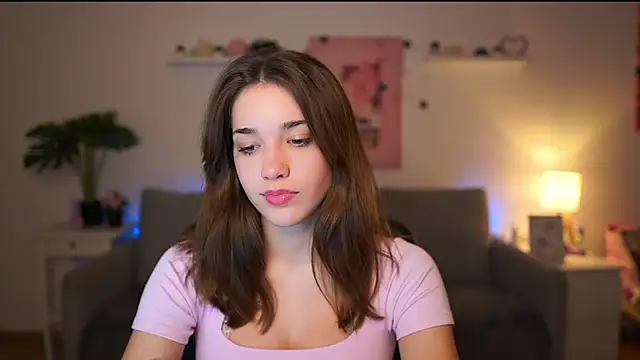 kissie cat online show from 12-16-25, 07:19