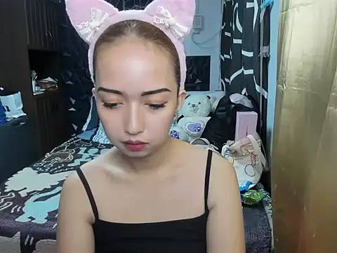 Snapshot of Soft_Angel8 chatting on 12-19-25, 01:18 Soft Angel8 online show from 12-19-25, 01:18