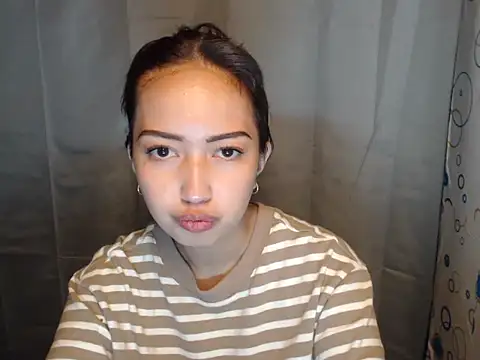 Snapshot of Soft_Angel8 chatting on 03-28-26, 04:12 Soft Angel8 online show from 03-28-26, 04:12