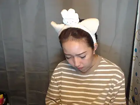 Snapshot of Soft_Angel8 chatting on 04-08-26, 04:56 Soft Angel8 online show from 04-08-26, 04:56