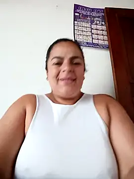 Mia-Glow online show from 04-05-26, 02:25