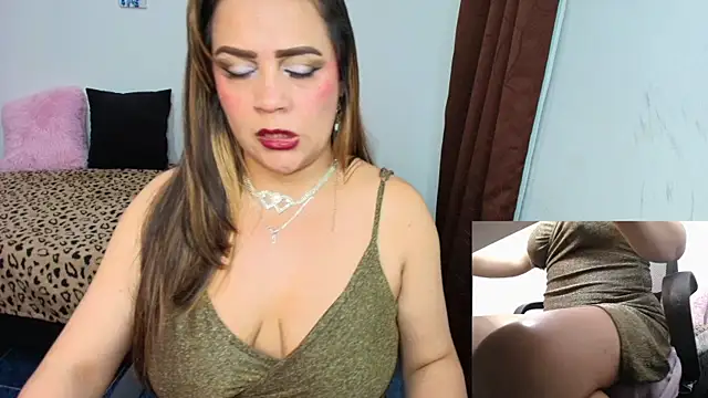 Snapshot of Paulina-Becerraa chatting on 07-18-26, 05:00 Paulina-Becerraa online show from 07-18-26, 05:00