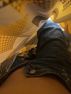 Snapshot of crazy111girl chatting on 11-17-25, 03:51 crazy111girl online show from 11-17-25, 03:51