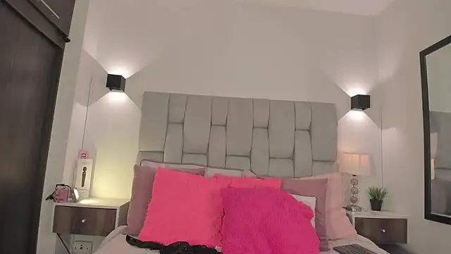 Seraphyne666 online show from 03-27-26, 05:45