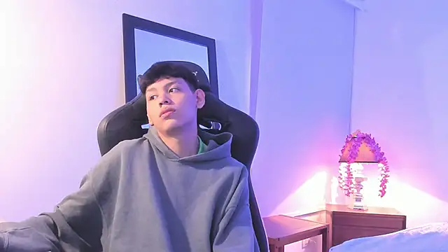 zeus blaze online show from 09-10-25, 03:34