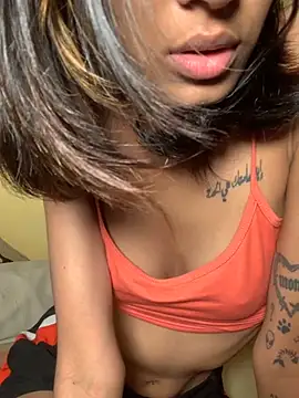 Snapshot of Serah201 chatting on 11-17-25, 08:03 Serah201 online show from 11-17-25, 08:03