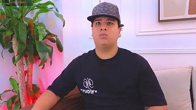Snapshot of Naim_Bennetsex chatting on 07-02-26, 05:52 Naim Bennetsex online show from 07-02-26, 05:52