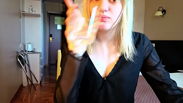 Elieiza xo online show from 06-01-26, 08:38