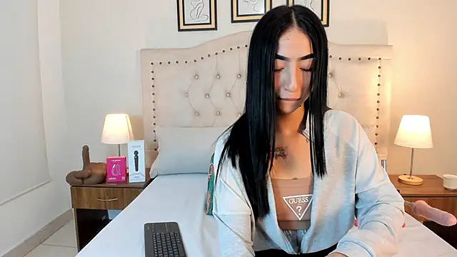 natasha moreno online show from 04-14-26, 12:22