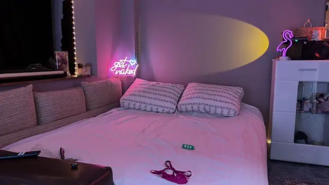 Secret Lovers1 online show from 07-09-26, 07:40