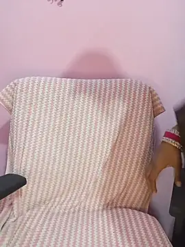 Snapshot of Slim_Noor chatting on 06-18-26, 04:57 Slim Noor online show from 06-18-26, 04:57