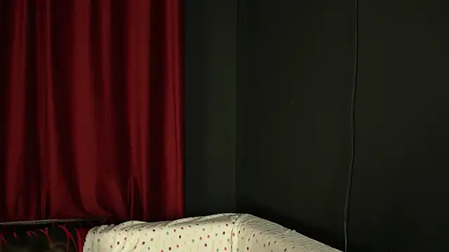 Snapshot of Tracyix chatting on 05-06-26, 06:24 Tracyix online show from 05-06-26, 06:24