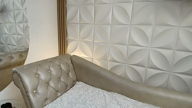 Lily rousee  online show from 04-10-26, 12:43